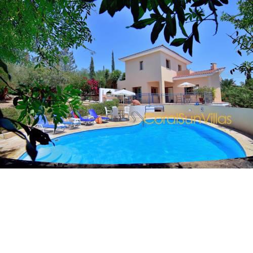 Large Pool & Garden, Sauna/Jacuzzi,Table tennis, Peaceful Area, Near to the Sea