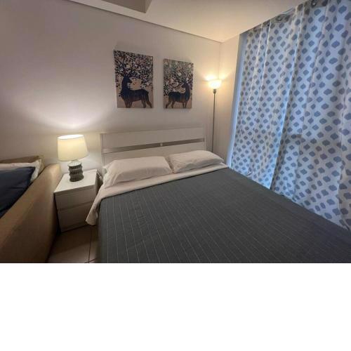 Large Studio, Top Pool/Gym 5 Mins Walk to Train