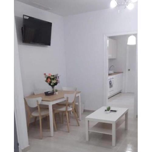 Large Superior 3 bedroom Apartment 15 Bathroom two Balconies full Aircondition