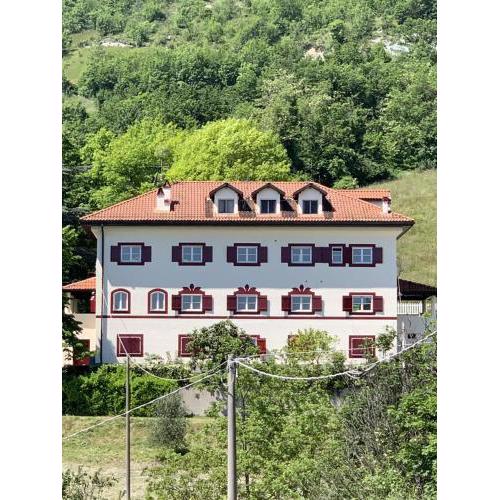Large villa for 20 guests on large estate with private pool and tennis court Big conference room with facilities