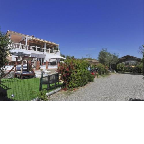 large villa for Family and friends not a party venue
