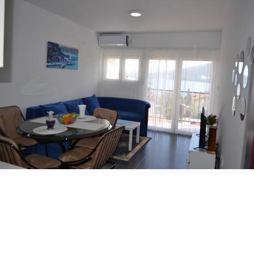 Larissa Sunrise Apartment