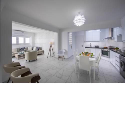 Larnaca Finikoudes Suite