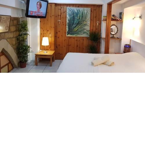 Larrys Castle A/C Studio