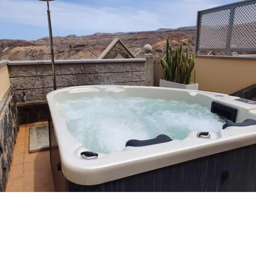 Las Brisas de Puerto Rico with Jacuzzi