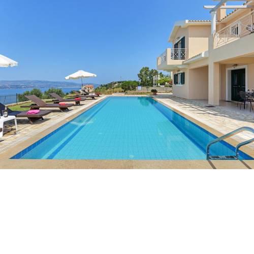 Lassi Villa Sleeps 7 Pool Air Con WiFi