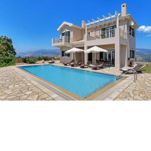 Lassi Villa Sleeps 7 with Pool Air Con and WiFi