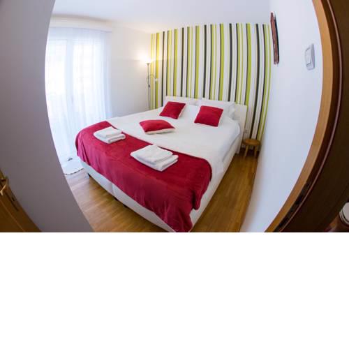 Lav Apartman Budva