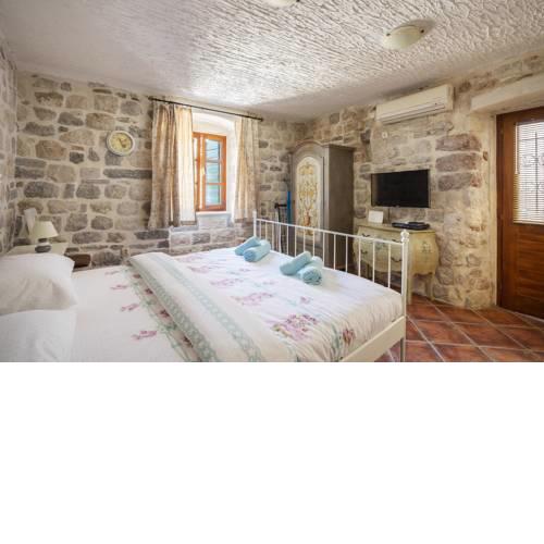 Lavender House Apartments Kotor