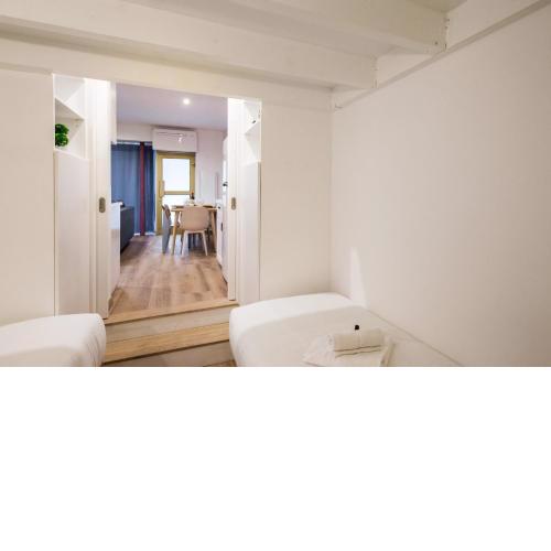 Lavie Voyage Chic Stay AC Parking