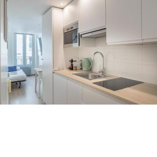 Lavie Voyage Paris AC Retreat