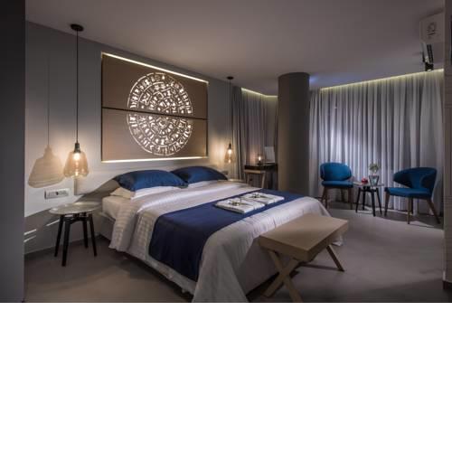 Lavris City Suites