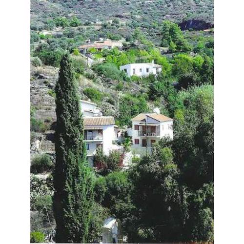 Layia Lodge