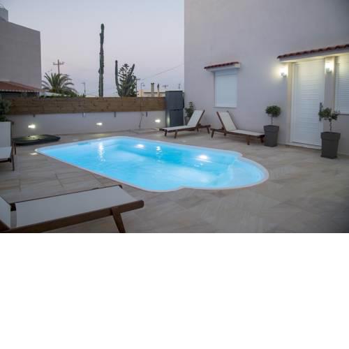 Lazaros Home