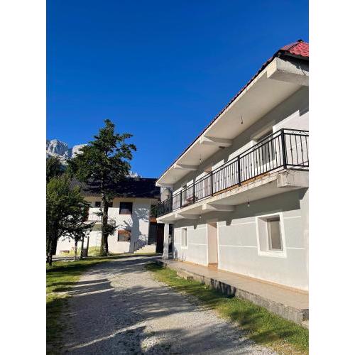 Lazer Cardaku guest house