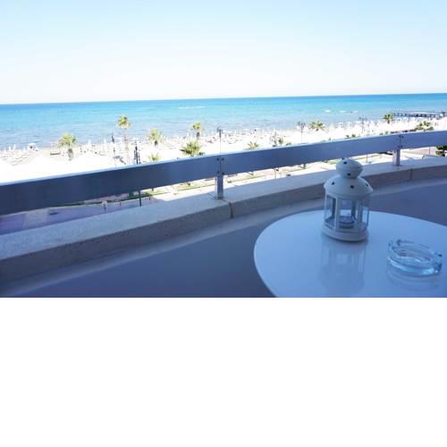 Lazuli Beachfront Apartment 21