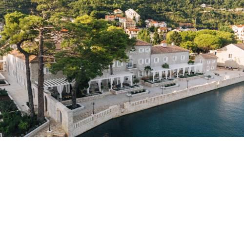 Lazure Hotel & Marina