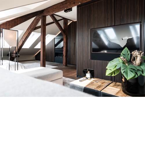 Le Bijou LQ80 Jacuzzi Penthouse
