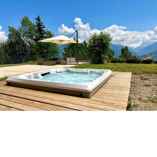 Le Chalet Pouchignon l Jaccuzzi l 6pers.