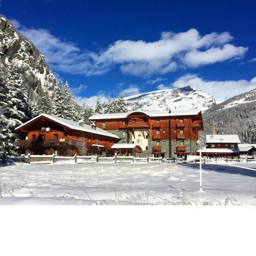 Le Rocher Hotel