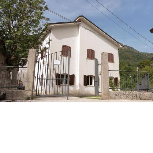 Le Tre Dimore - Ostello Capo d'Acqua