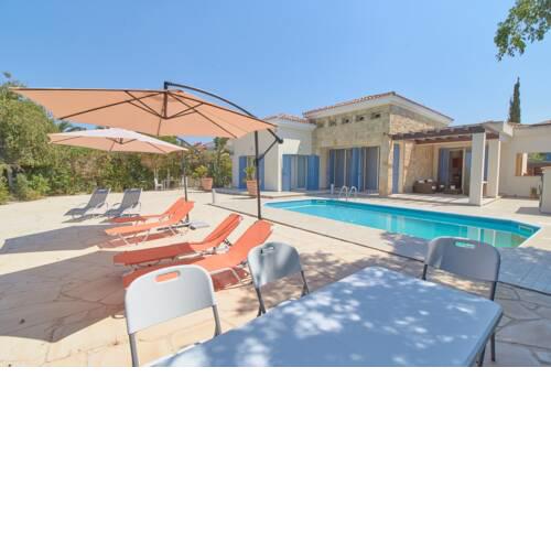 Leila seafront villa in Latchi with private garden