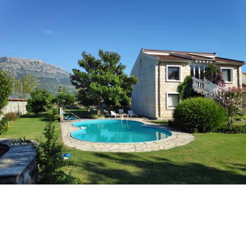 Leisure House Jovovic
