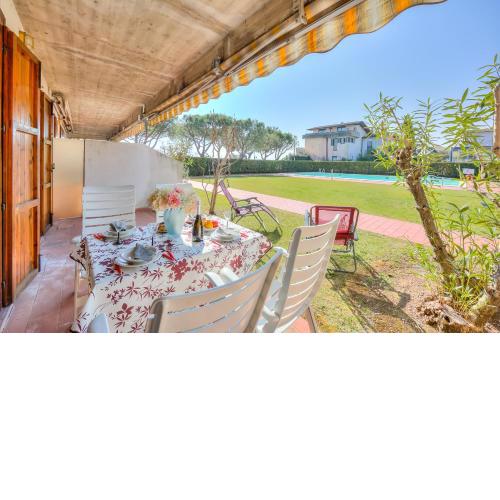 Lella Apartment Front Beach Garda lake