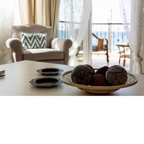 Lemon Apartment