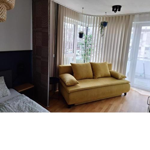 Lend City Apartment Family self-check-in