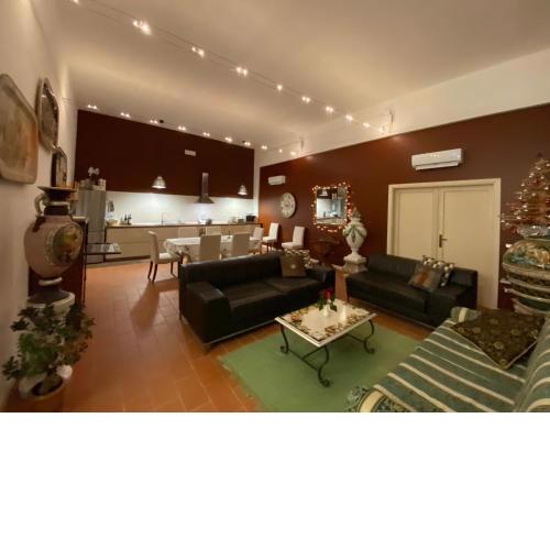 Lenzi’s Bottega and Gallery Suites