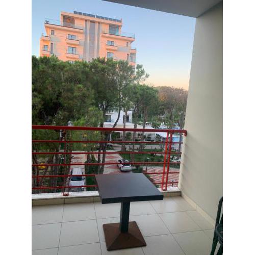 Leo Apartments