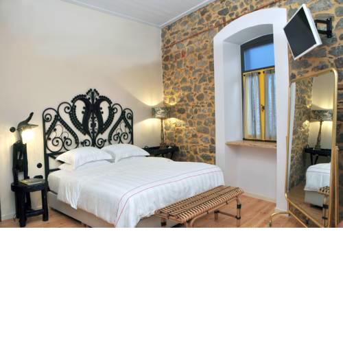 Leone Guest House