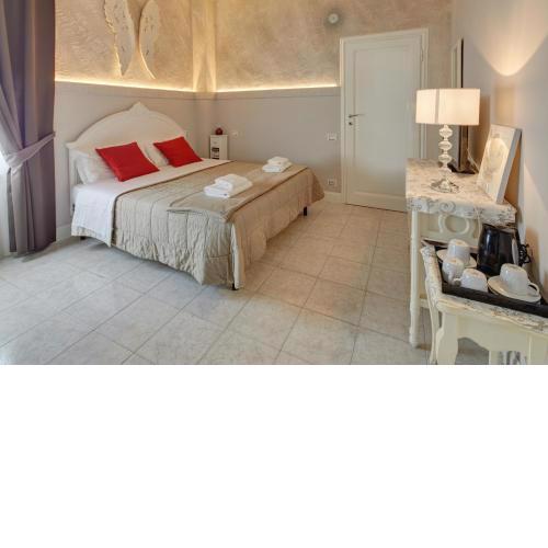 Leone X Guest House