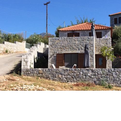 Leonidas stone houses near beach 50 meters away from tavern with local food