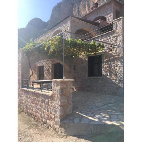 Leonidio Rock climbing house