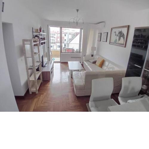 Leo's Apartment
