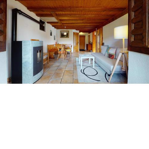 Les Hirondelles, cosy apartment with a magnificent view on the mountains