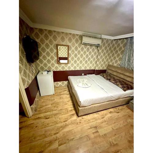 LEST APART HOTEL