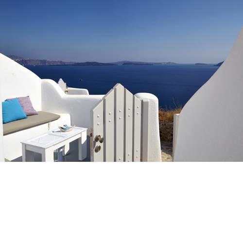 Liakada Oia Suites