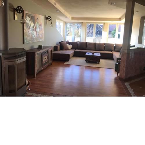 Lichtdurchflutete Dachgeschosswohnung mit Terrasse