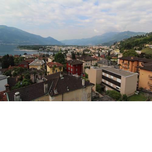 Lichtdurchflutete Ferienwohnung mit Panorama-Sicht und Schwimmbad/Sauna