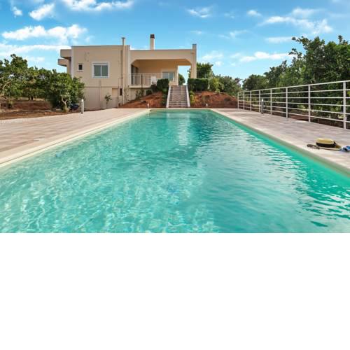 Light Filled Private Villa with Pool
