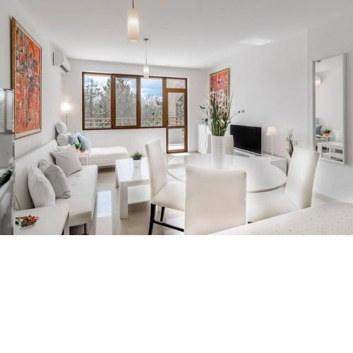 Lighthouse Golf & Spa, 1 Bedroom Apartment Forest View By Deluxe Stay