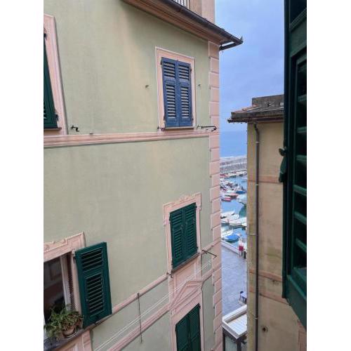 LIGURIA HOLIDAYS - Scorcio di Mare