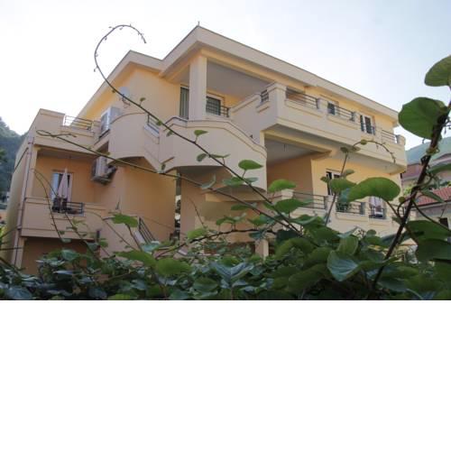 Lilian Apartments
