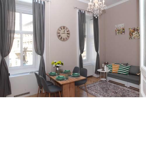 Lillybeth Palace Apartment - Palace District - Downtown