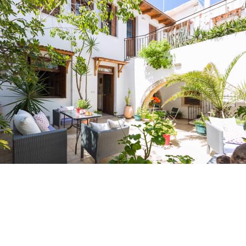 Lilys Apartments