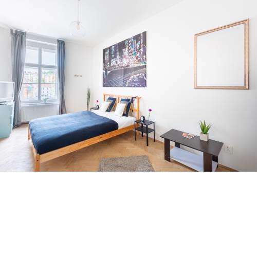 Lily's Prague Apartment - 5 Minutes to Charles Bridge
