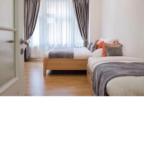 Linda’s cozy, clean apartment in the city center!